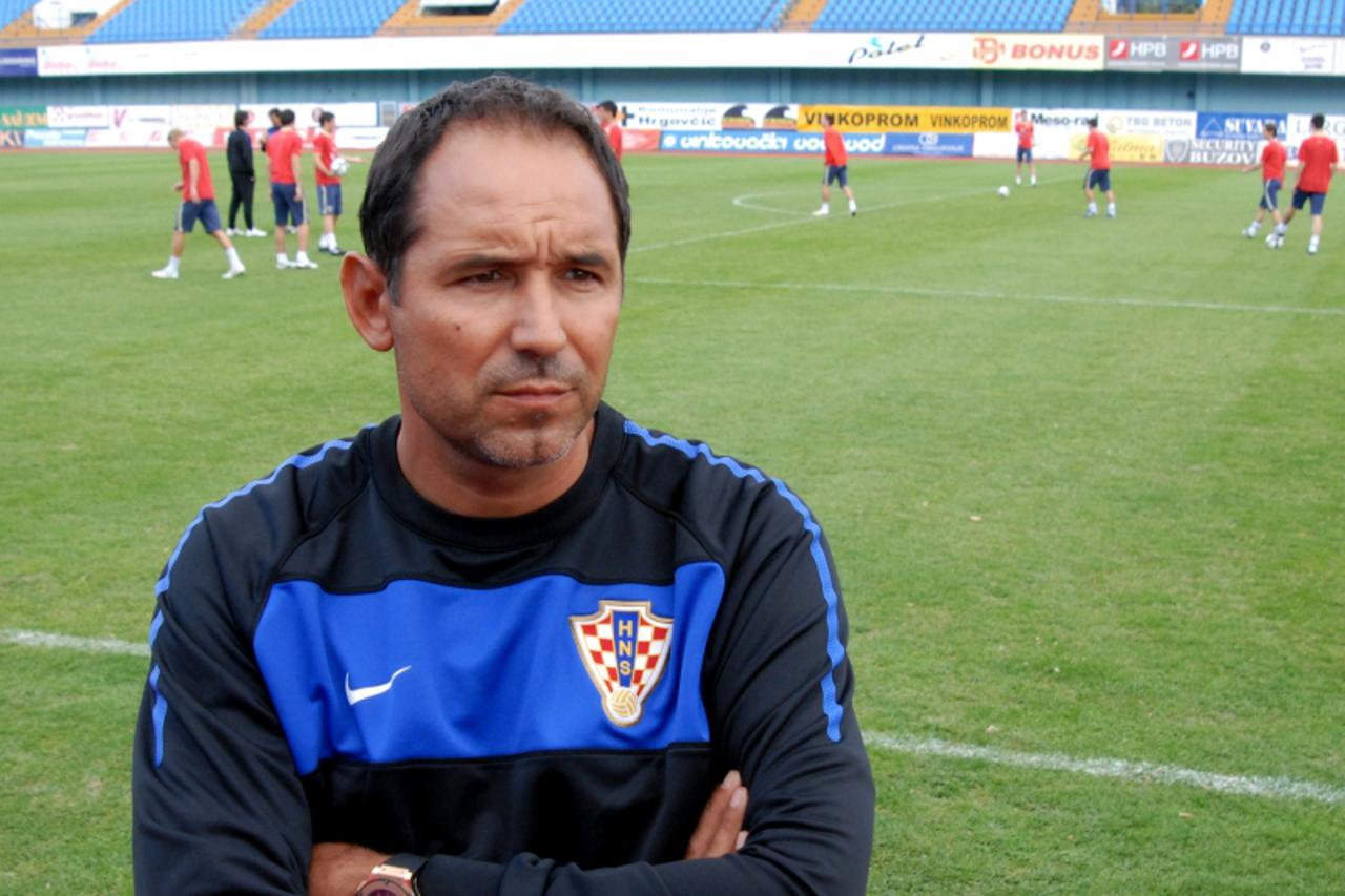 'Sport-Vinkovci-030910-mlada Hrvatska nogometna reprezentacija na Stadionu NK Cibalie u  Vinkovcima odradila posljednji trening uoci utakmice sa reprezentacijom Srbijom-izbornik Drazen Ladic    Photo: