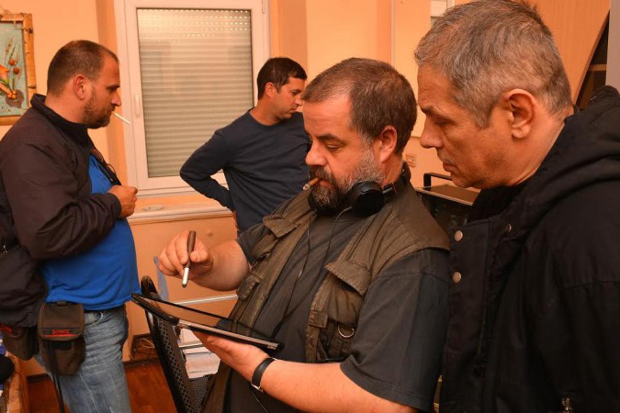 Film „Mrtve ribe plivaju na leđima“