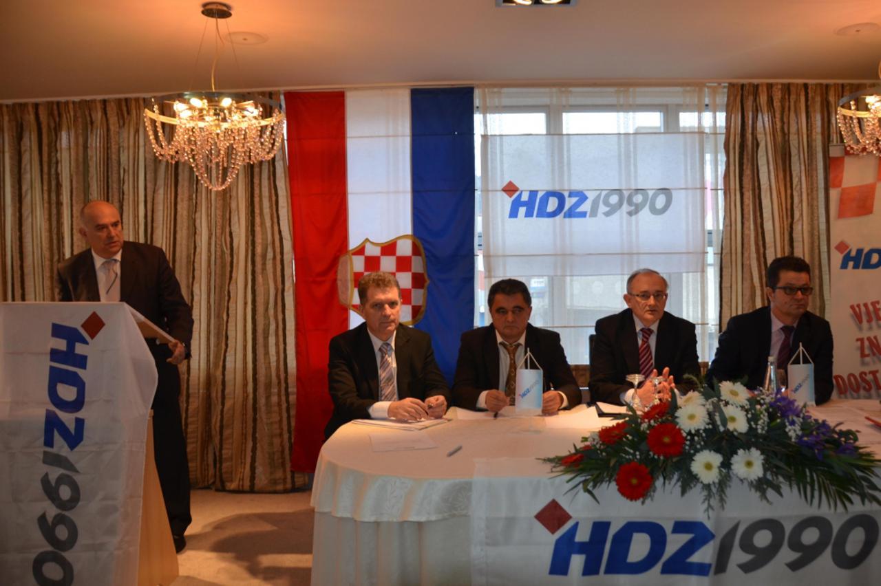 HDZ 1990