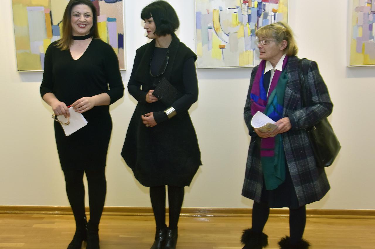 BiH,16.02.17.Mostar,Galerija Al, ​OTVARANJE IZLOŽBE IVANE ĆAVAR  samostalna izložba slika uspješne širokobriješke akademske slikarice Ivane Ćavar. Postav imena 'Unutarnji krajolik', s ukupno dvadesetak ulja na platnu, nastalih tijekom 2014. godine, u Most