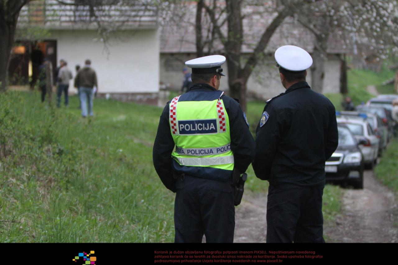 krstinja,policija (1)