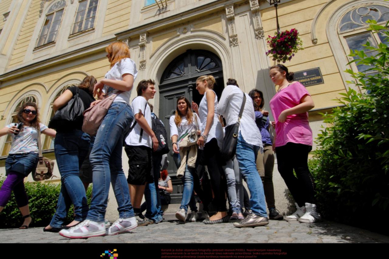 '27.05.2010. I. gimnazija, Varazdin - Ucenici varazdinskih srednjih skola danas su pisali ispit drzavne mature iz matematike Photo: Marko Jurinec/PIXSELL'