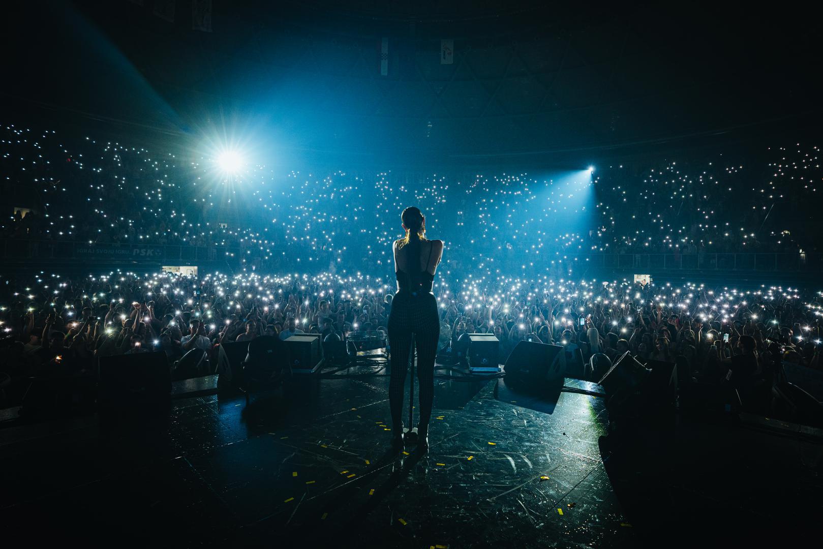 Samo nekoliko mjeseci nakon poroda pokazala je zavodljivu figuru na kojoj joj mnogi zavide...