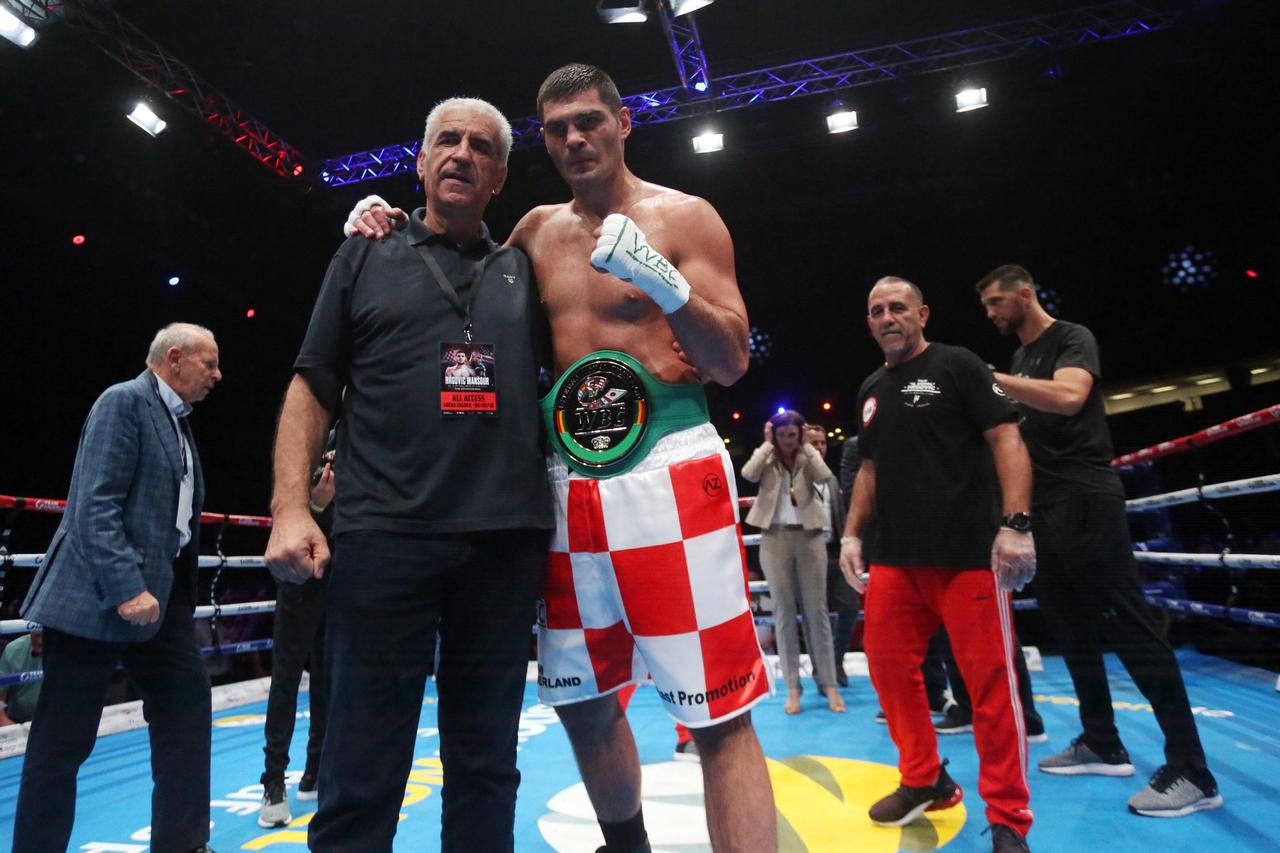 Filip Hrgović s ocem