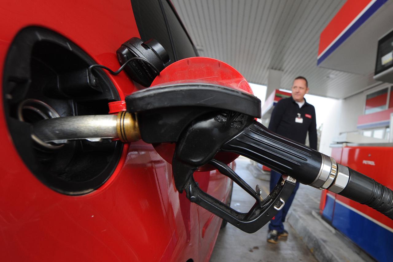 10.02.2015., Sibenik - Na benzinskim postajama sirom Hrvatske cijene naftnih derivata ponovo su porasle. Photo: Hrvoje Jelavic/PIXSELL