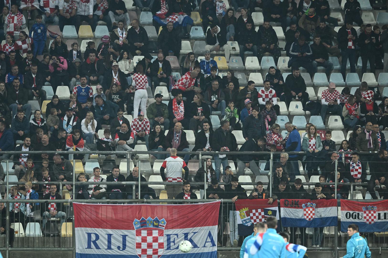 Hrvatska nogometna reprezentacija uz pomoć preko osam tisuća navijača na tribinama Rujevice igra utakmicu protiv Farskih Otoka
