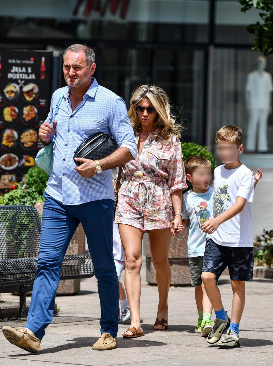 Joe Šimunić sa suprugom i djecom