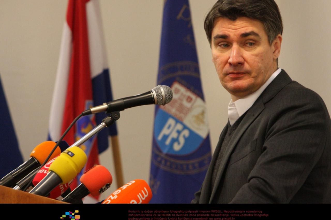 '11.12.2012., Split - Premijer Zoran Milanovic odrzao predavanje na Pravnom fakultetu na temu Uloga Vlade RH u procesu prikljucivanja EU i usvajanje pravne stecevine EU. Photo: Ivana Ivanovic/PIXSELL'