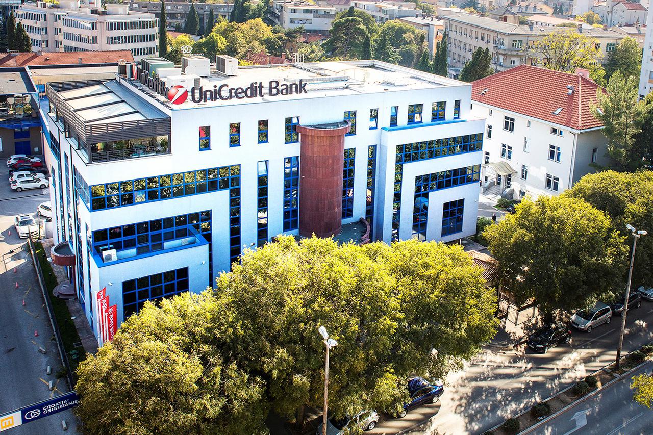 unicredit zgrada