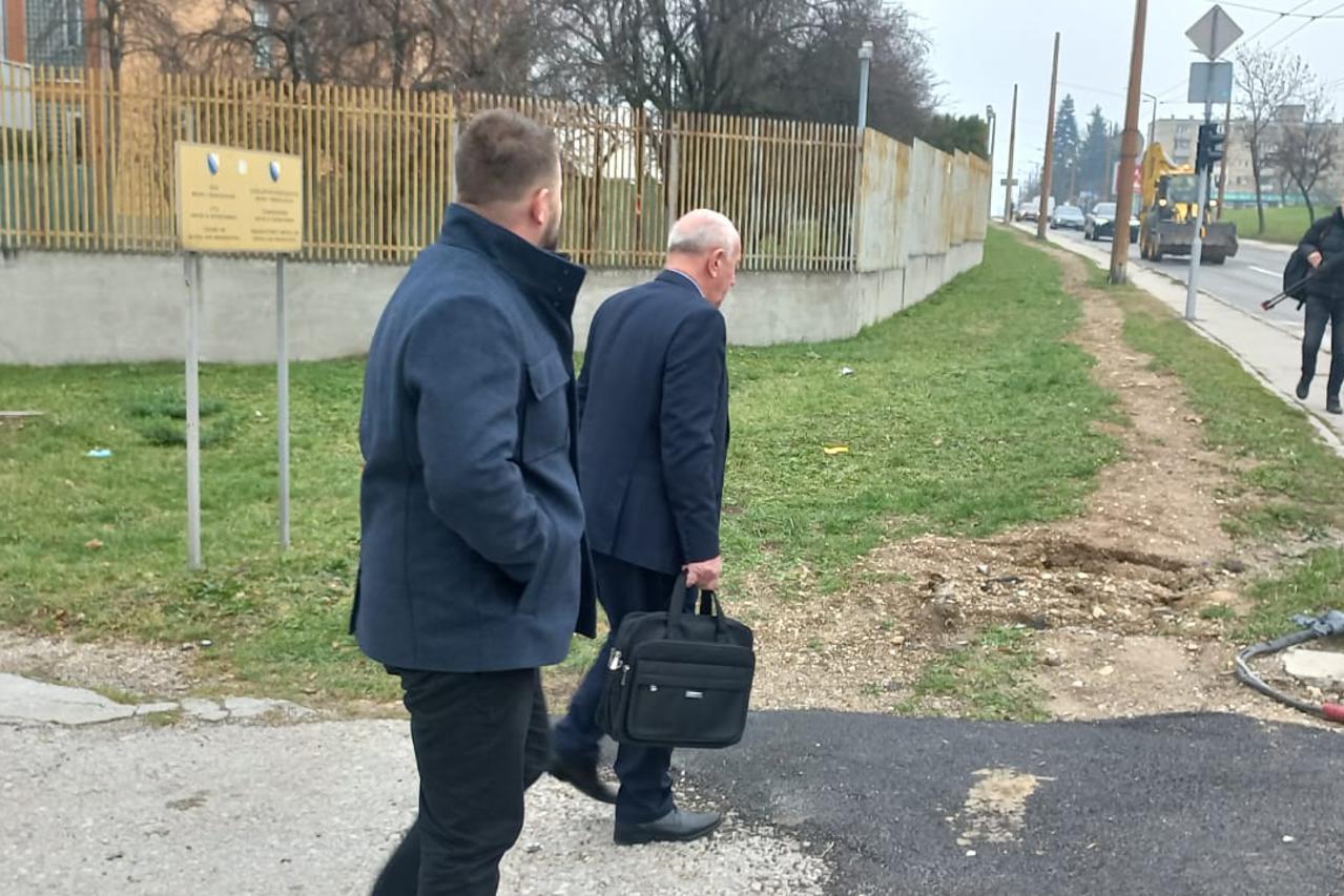 Suđenje Mlaći i Cikotiću