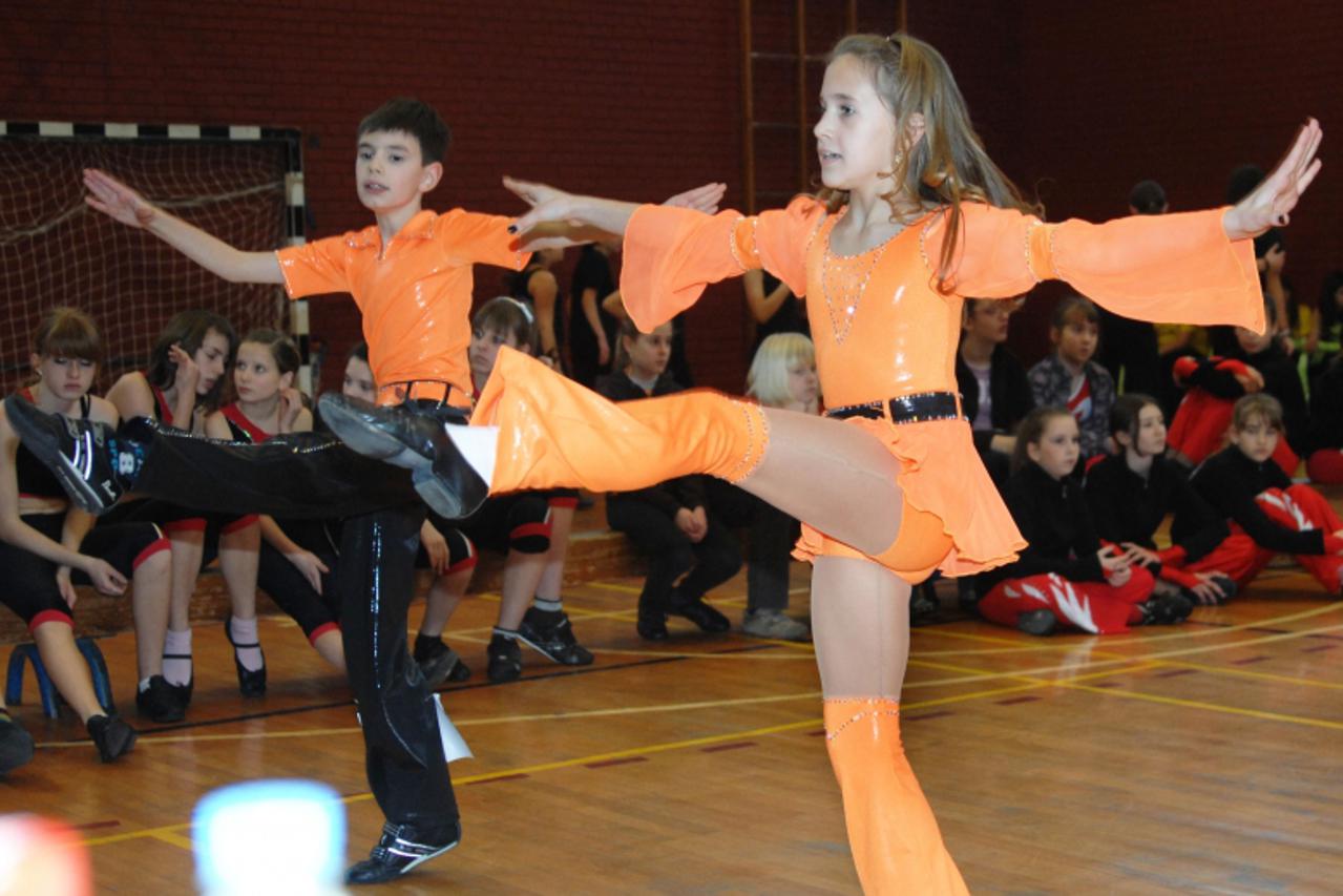 Akrobatski rock and roll