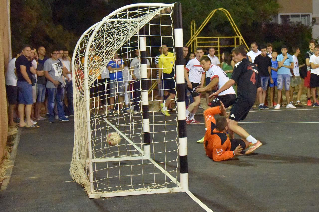 BiH,25.07.2016.Mostar,Sportski tereni na Aveniji,  Prvenstvo mjesnih zajednica -Mostar turnir Arapovic   Balinovac-Rudnik Photo:Stojan Lasic