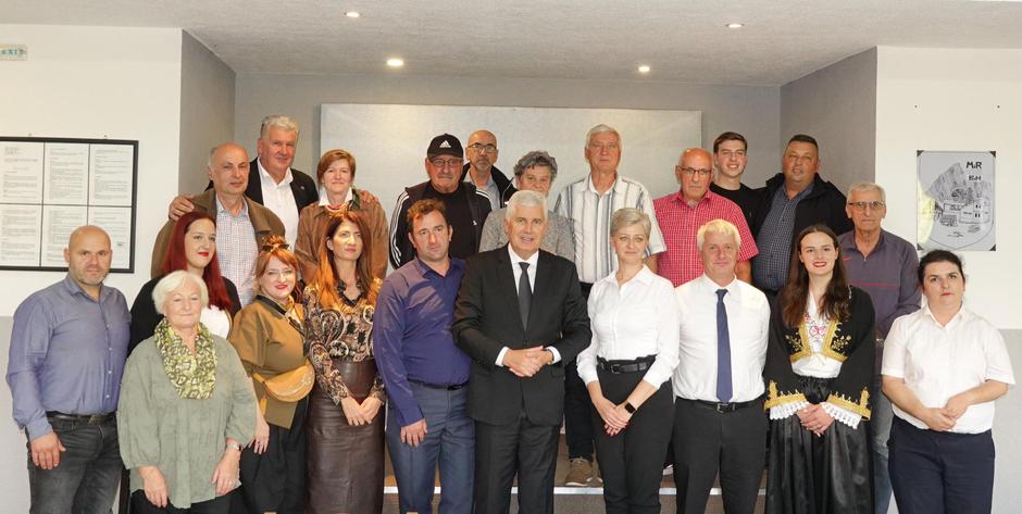 Vareš, obilazak sela Mir