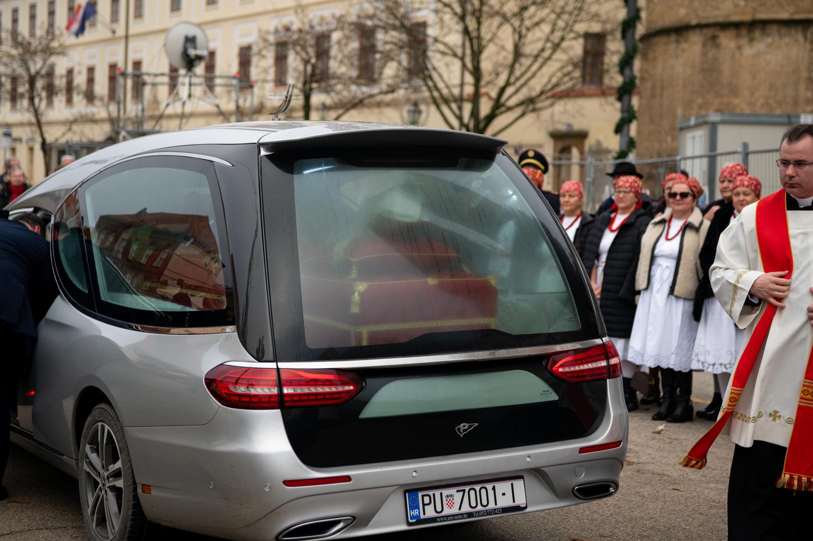 Na putu prema Zagrebu relikvije su se zaustavile u Karmelu u Brezovici.