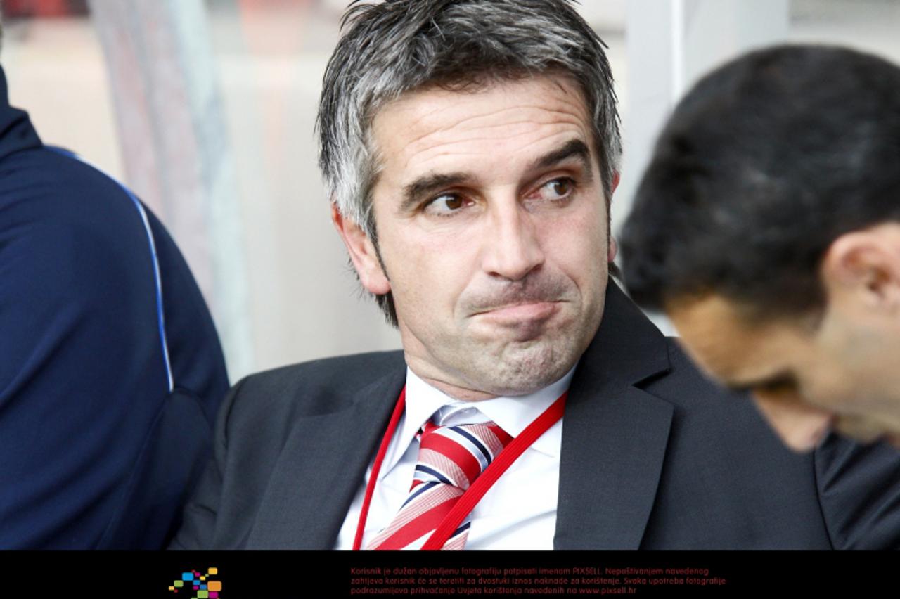 '28.07.2011., Dugopolje - Nogometna utakmica 3. kvalifikacijskog kola Europske UEFA lige izmedju RNK Split i FC Fulham iz Londona. Nenad Pralija,sportski direktor Splita. Photo: Ivo Cagalj/PIXSELL'