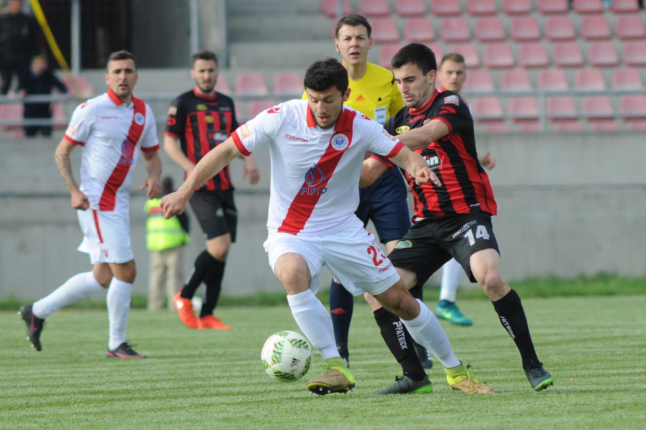 TUZLA, 22. aprila (FENA) â?? U derbiju 5. kola Lige za prvaka na Tu??nju, Sloboda i Zrinjski su podijelili bodove odigrav??i 0:0. Foto FENA/Miroslav PetroviÄ?