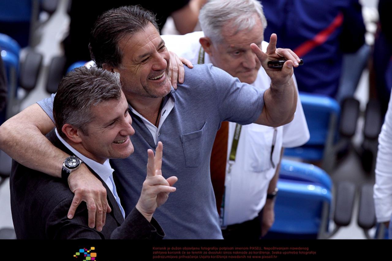 '13.06.2012., Municipal Stadium Poznan, Poznan - Trening Hrvatske nogometne reprezentacije dan uoci druge utakmice na Euru 2012 protiv Italije. Hrvatski navijaci na treningu. Zdravko Mamic, Davor Suke