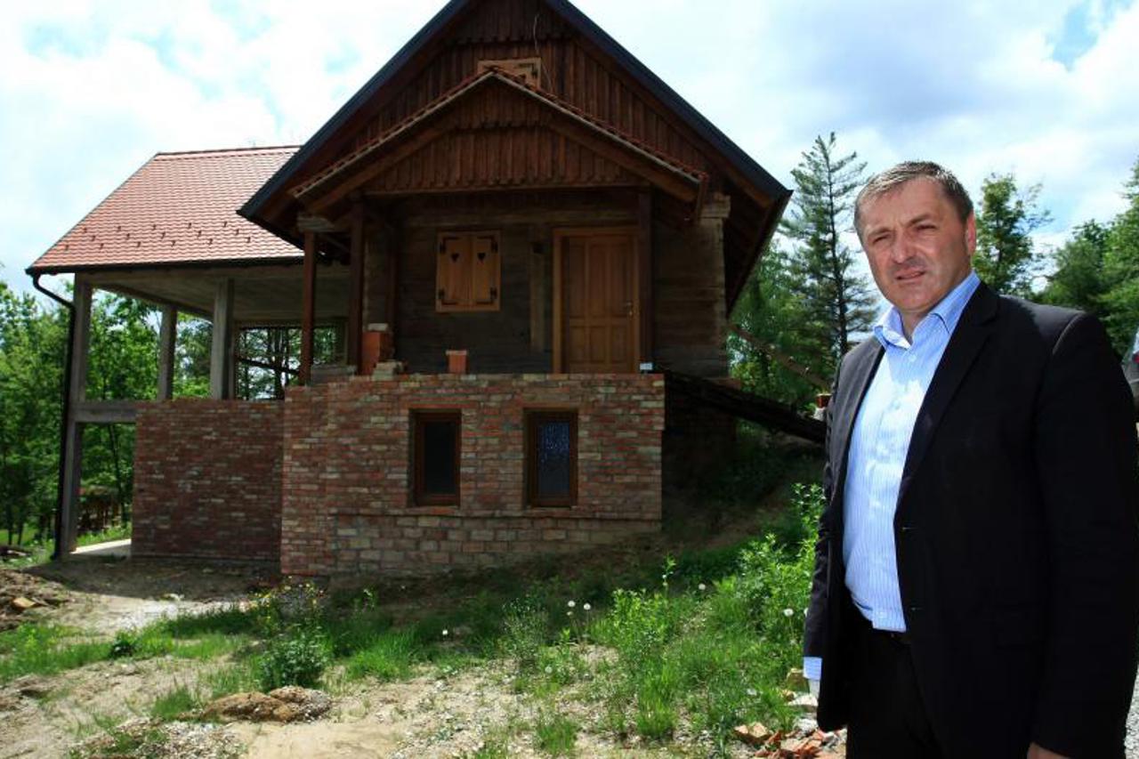 drazen barisic,vikendica,portal (1)