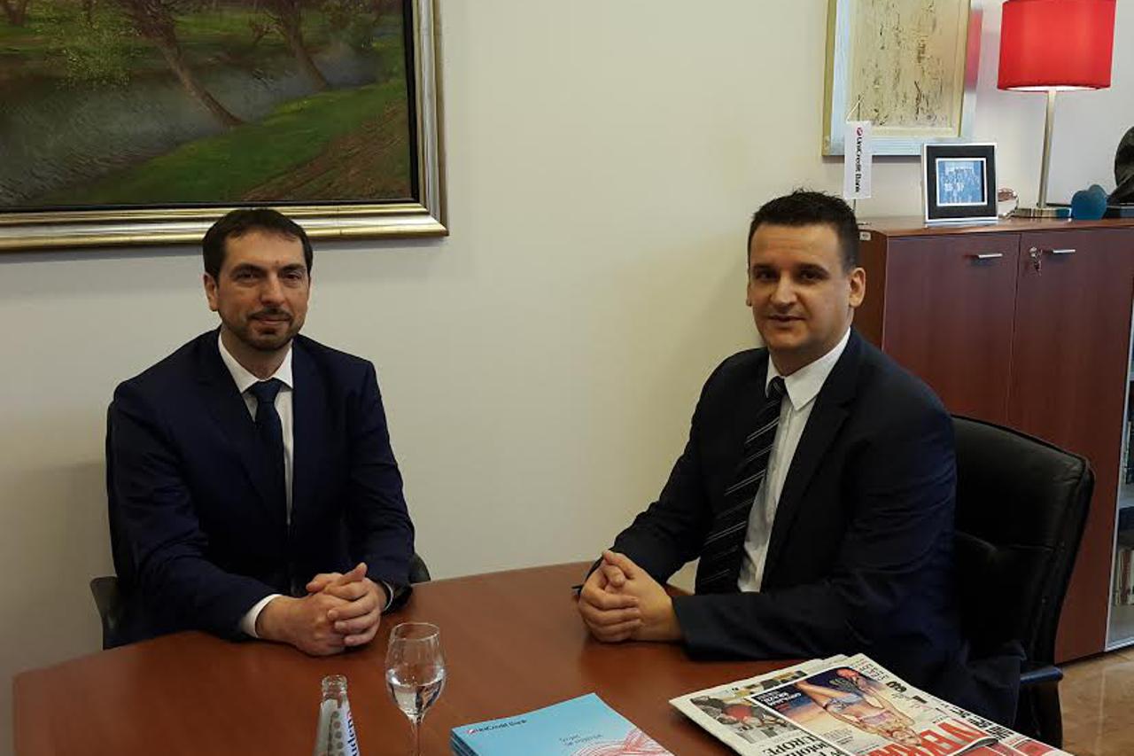 cavara UniCredit banka