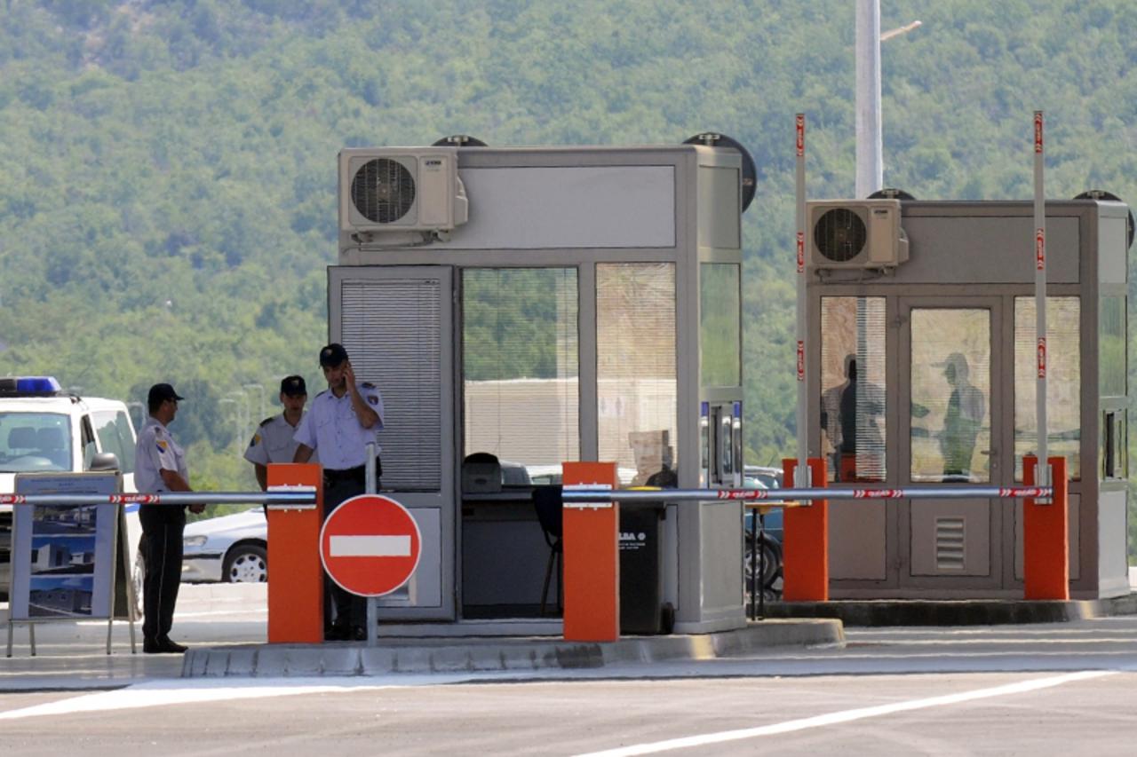 'BiH...Bijaca...28.06.2013...granicni prijelaz Bijaca Foto: Zoran Grizelj'