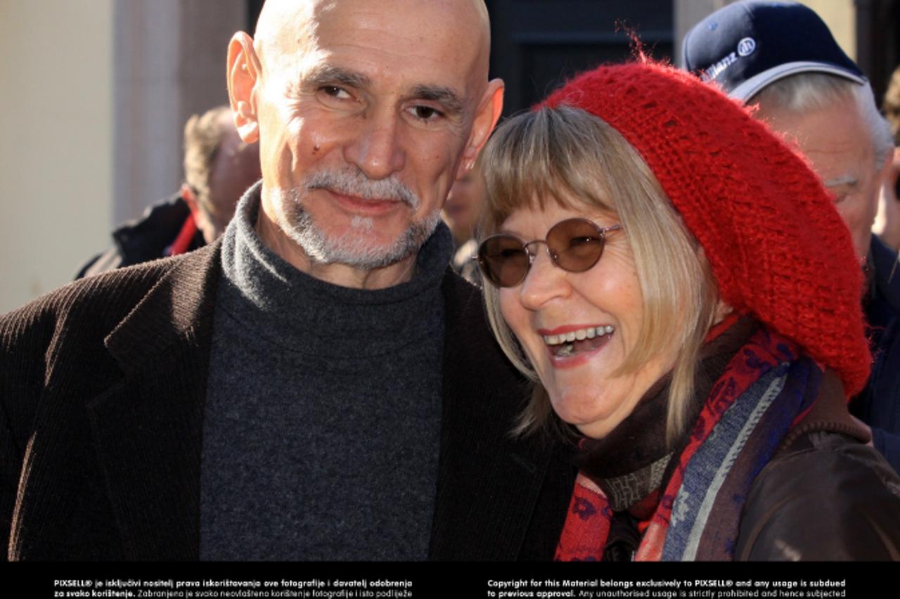 '15.01.2011., Zagreb - U crkvi Svetoga Marka na Markovu trgu odrzana sveta misa za hrvatske branitelje . Zvonko Busic sa suprugom .  Photo: Zarko Basic/PIXSELL'