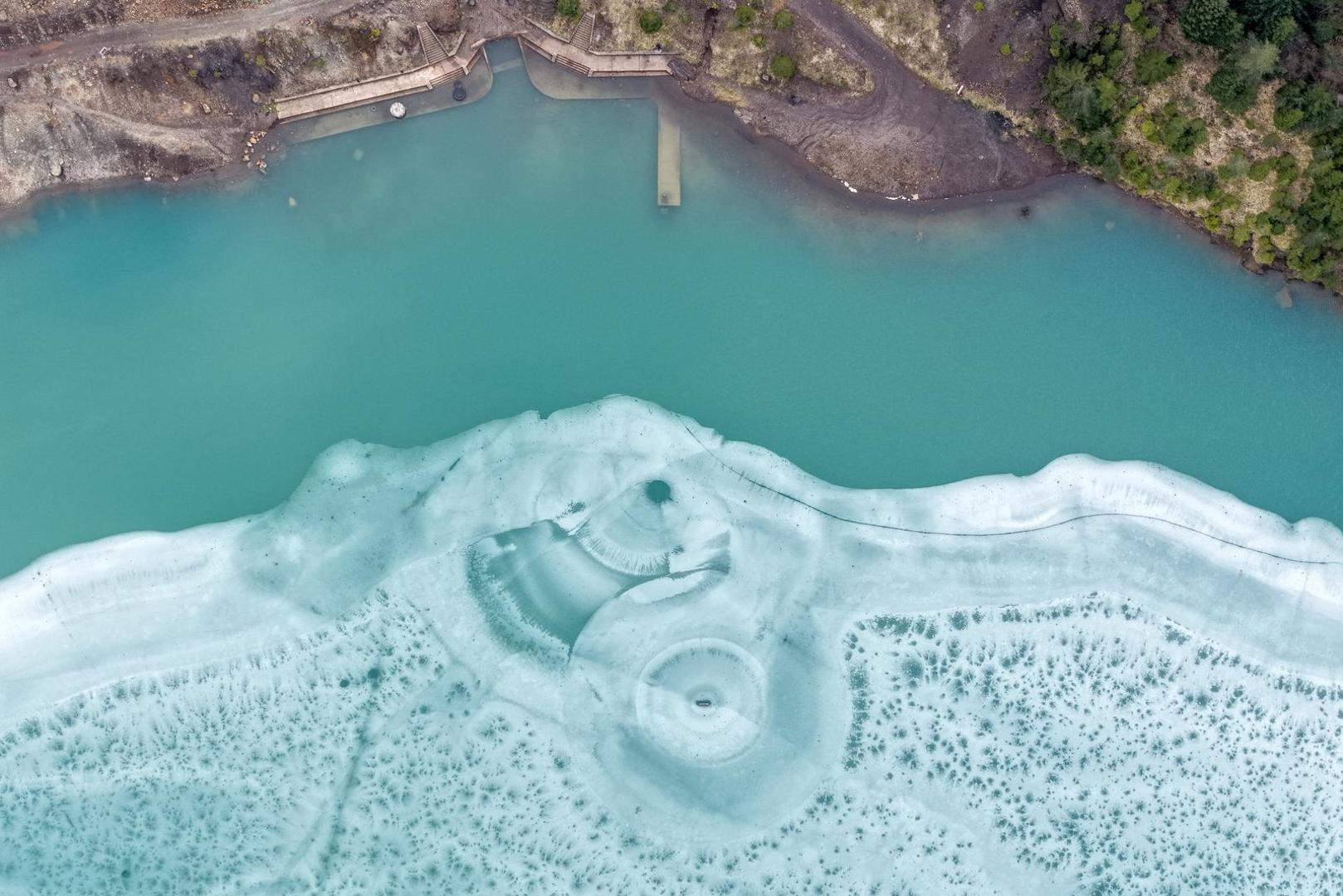 Jezero, kako navodi Posjeti.ba, predstavlja najveći bunar pitke vode u Bosni i Hercegovini. 
