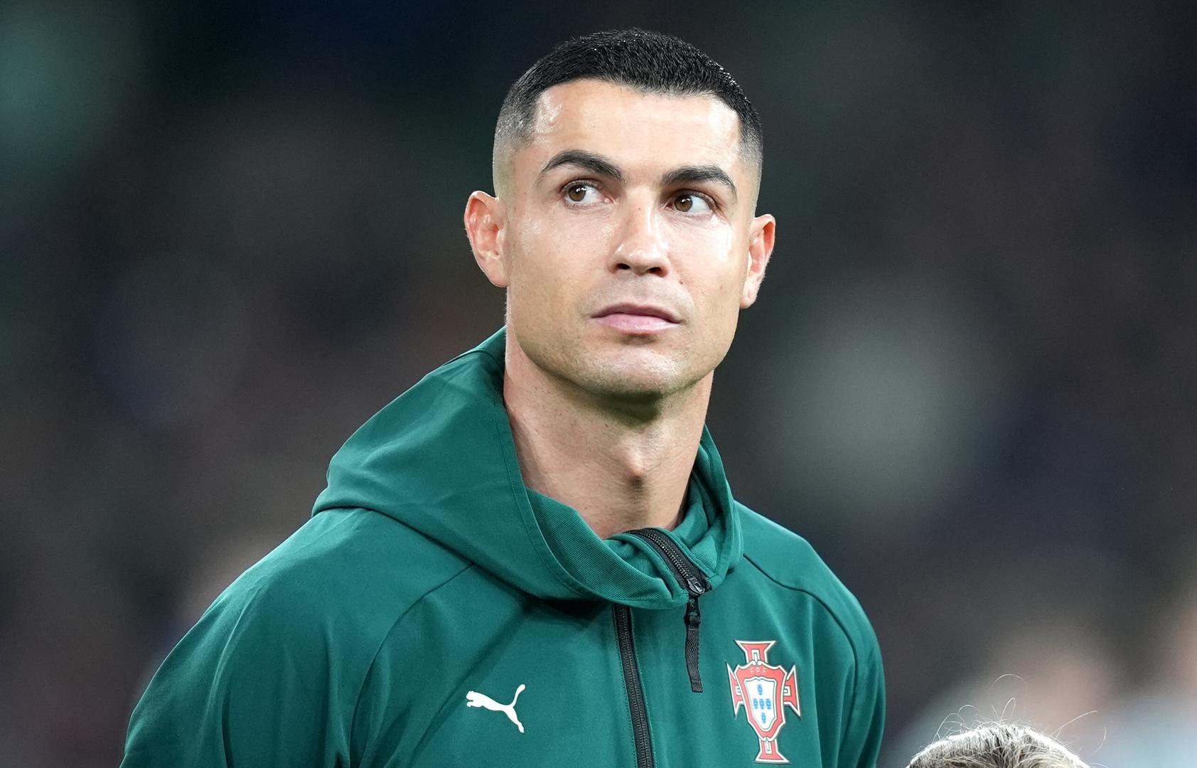 Njegov režim uključuje i intenzivan oporavak (saune, ledene kupke) te do četiri sata treninga dnevno, što mu održava nizak postotak masnog tkiva (7%).
