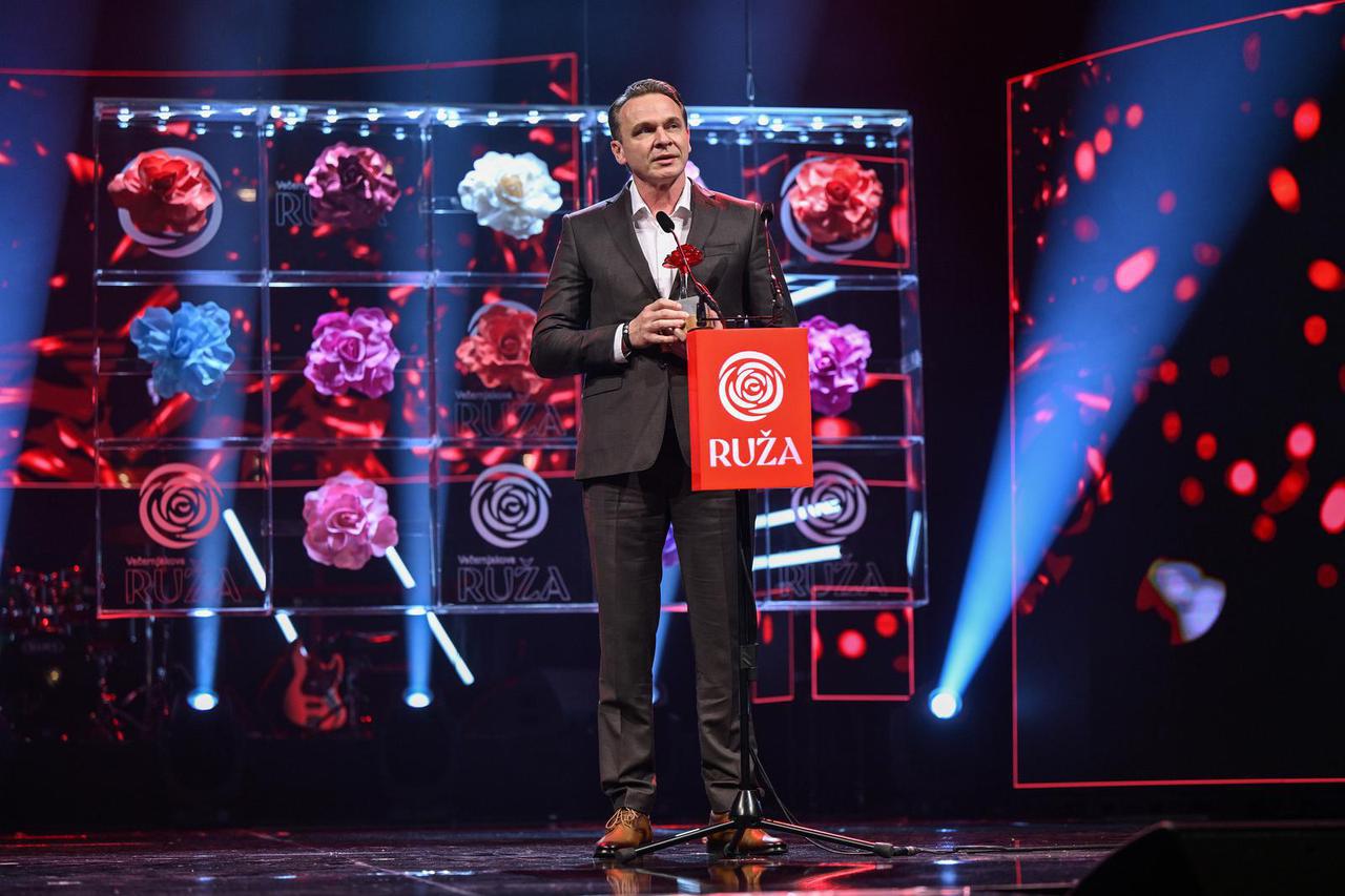 Enis Bešlagić Večernjakova ruža