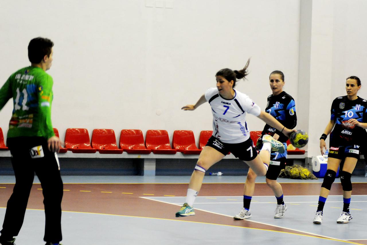 Grude, 9.4.2016. Grude Autoherc - Jedinstvo Adler 30:21 (13:12) Ana Vrancic zavlaci 
