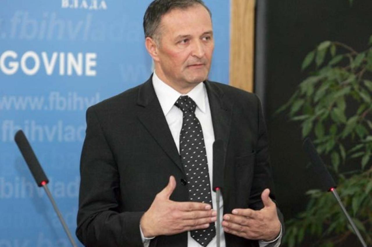 'EPS ZUKAN HELEZ'