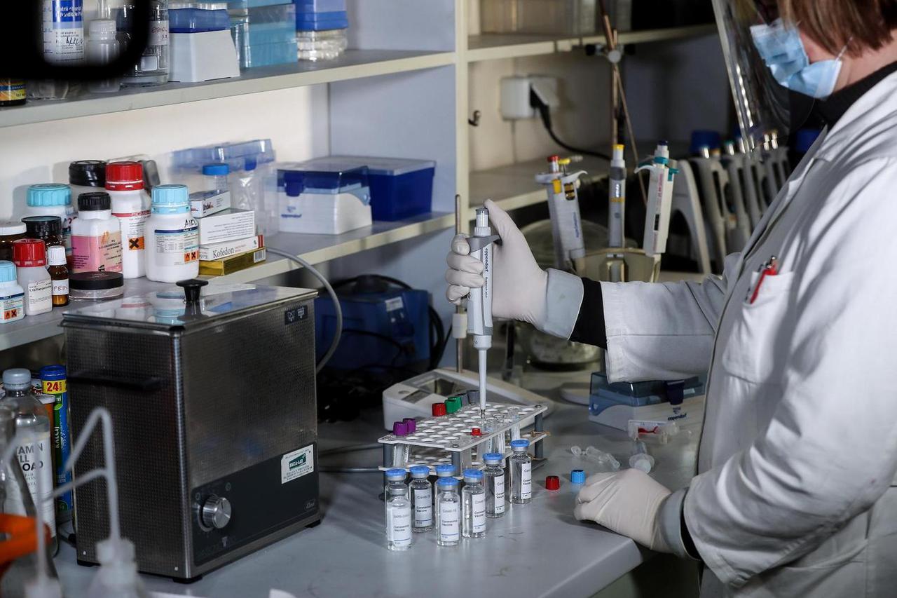 laboratorij, virus