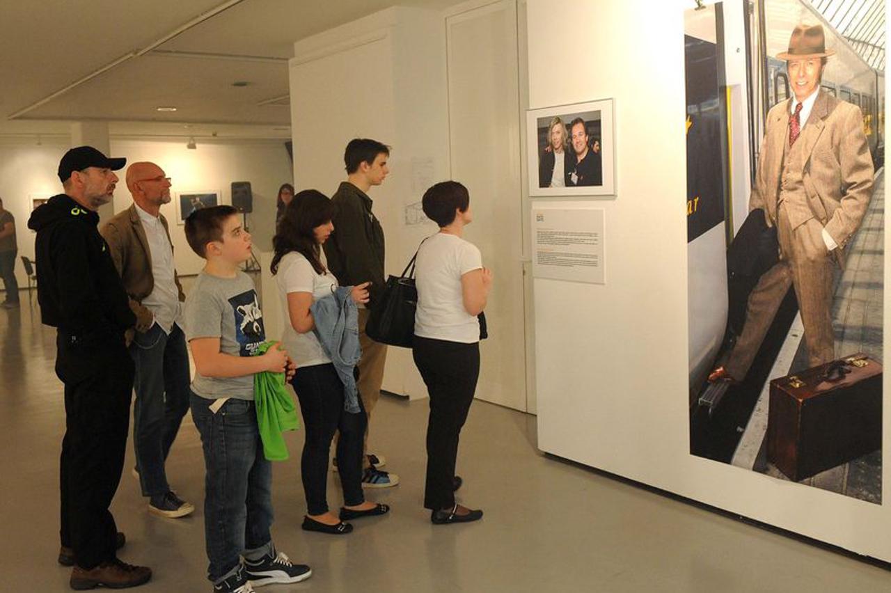 Rijeka 21.5.2016   otvorenje izložbe u galeriji kortil - hkd  izložba fotografija davida bowija autora briana rašića  Foto Marko Gracin 
