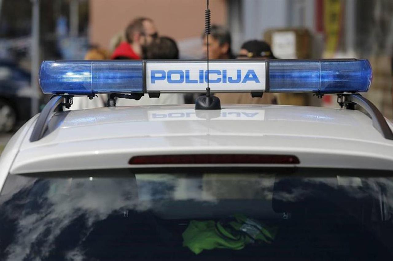 policija