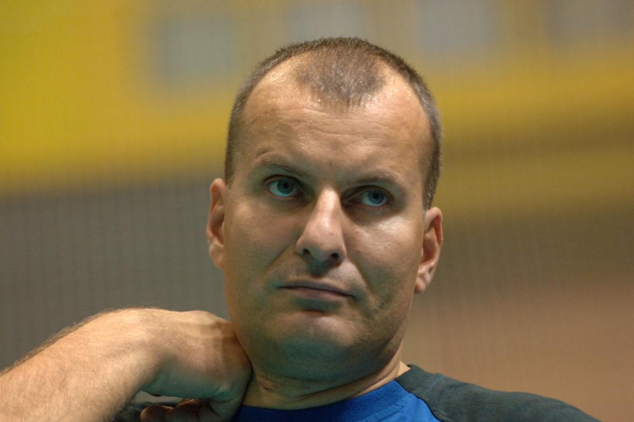 'sport...zagreb...05.11.2006.  dom sportova, liga prvaka, zagreb - flensburg, trener zagreba nenad kljaic,  foto: goran stanzl'