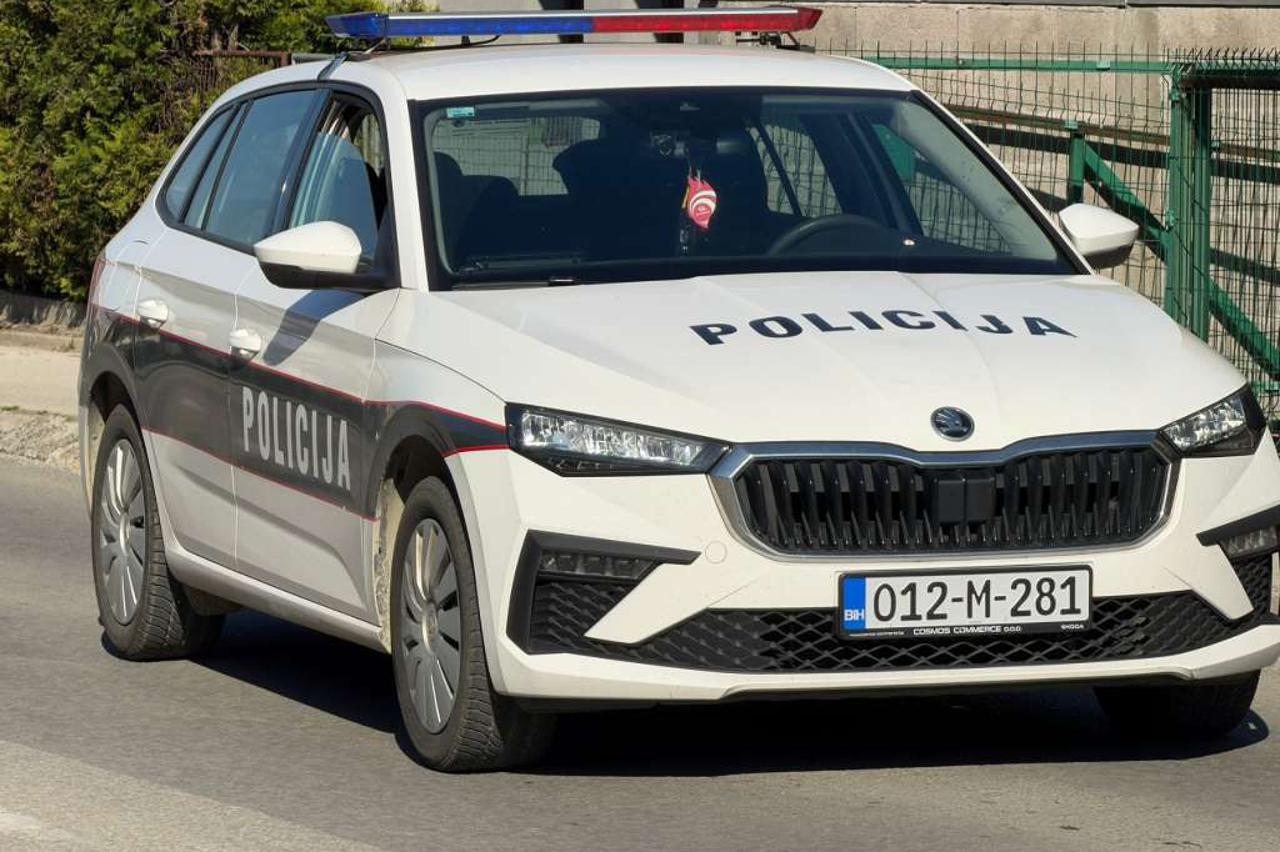 policija