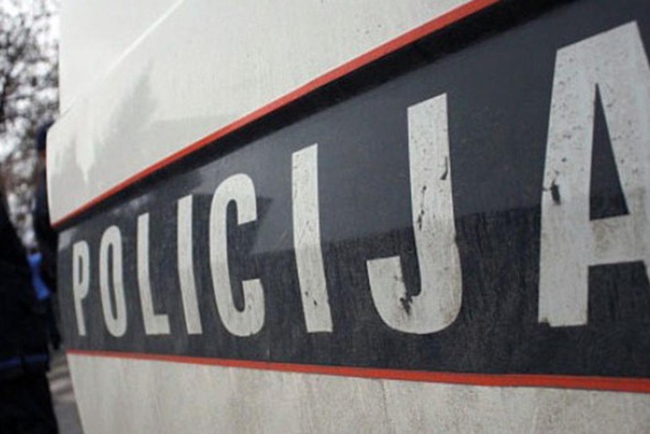 policija