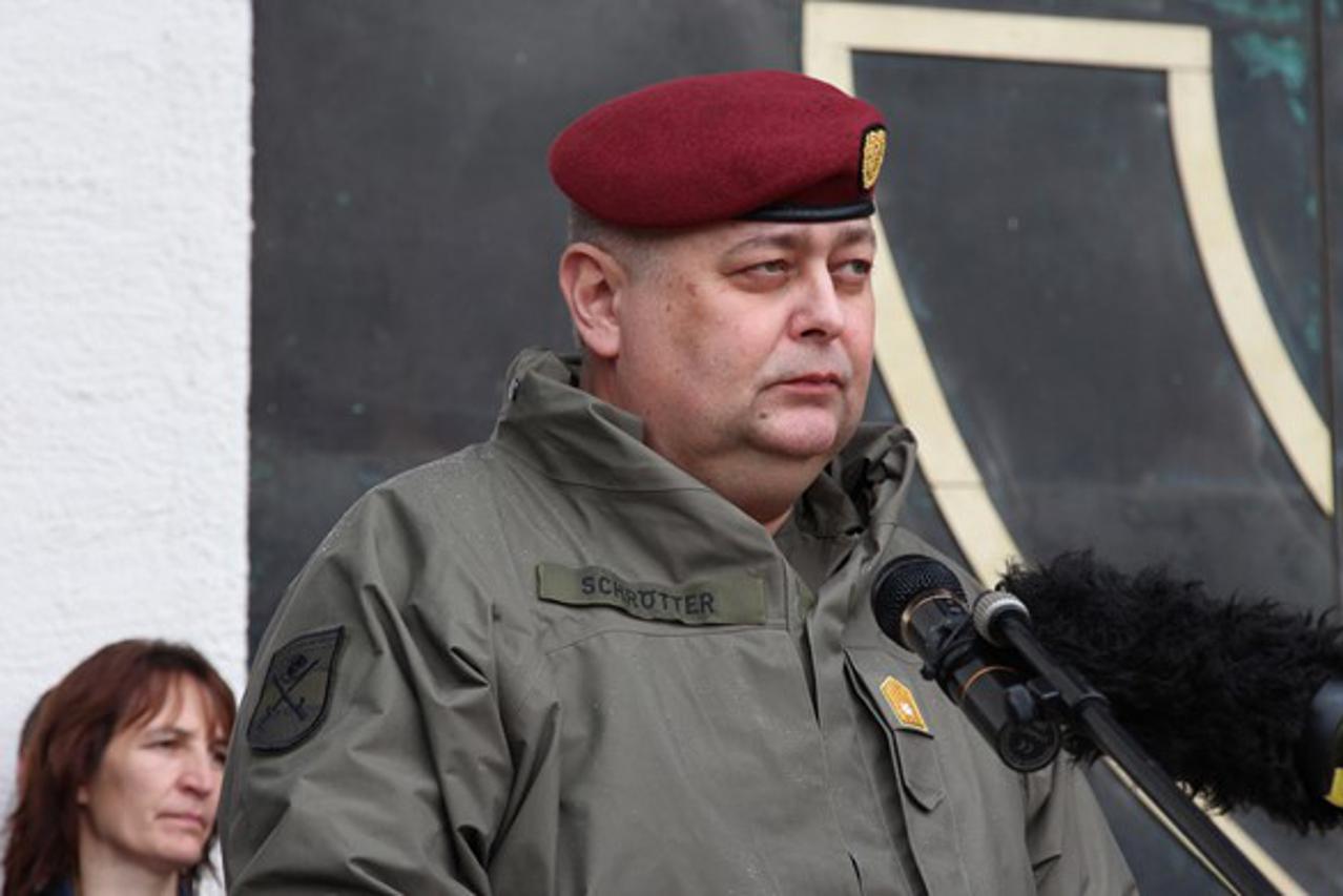 Friedrich Schrőtter 