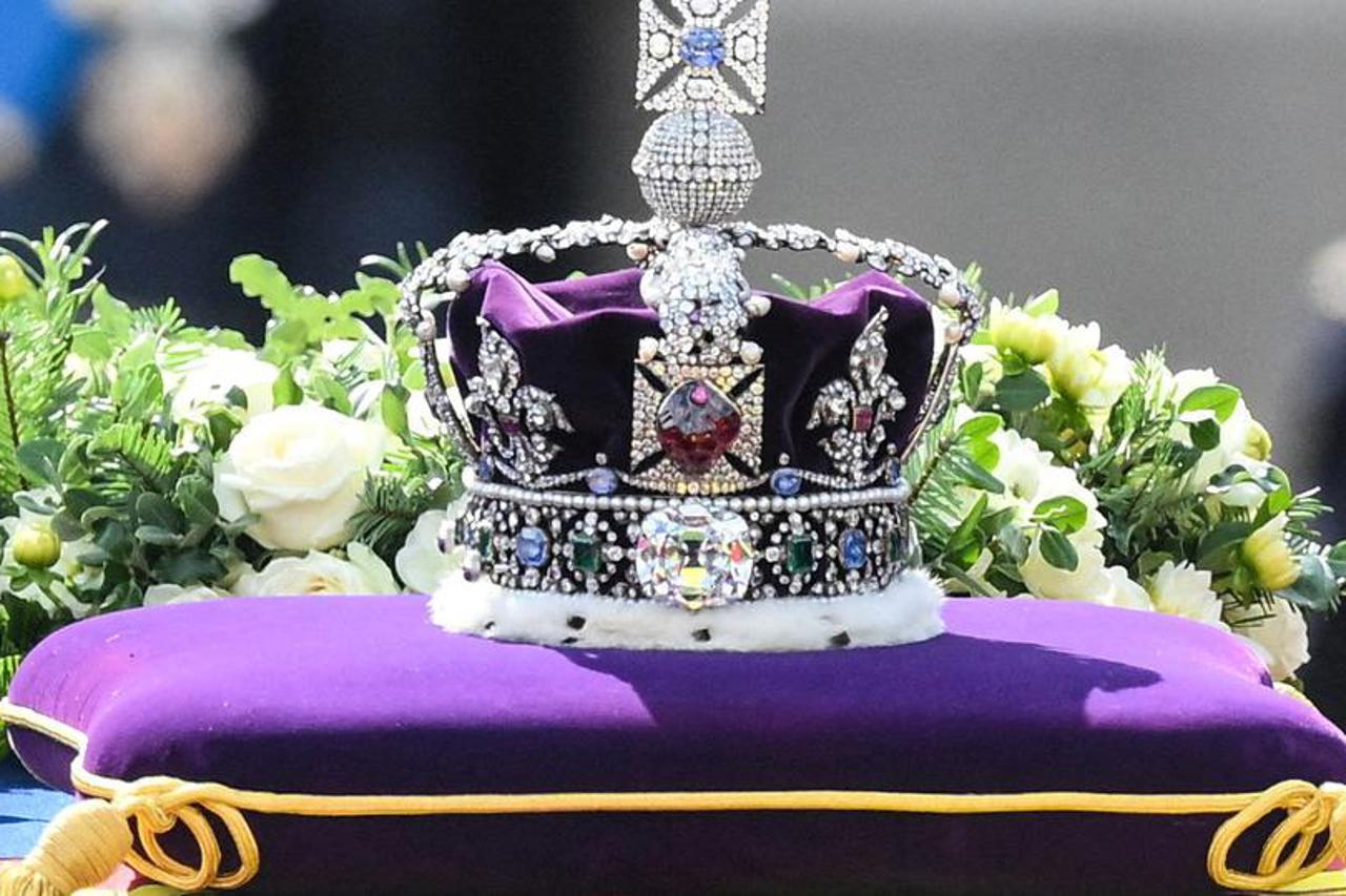kruna kraljica elizabeza