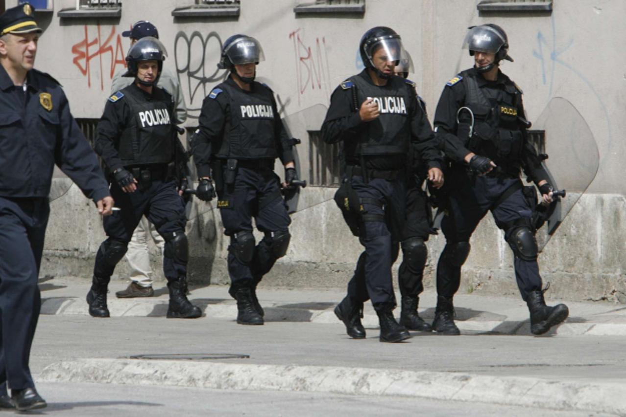 policija