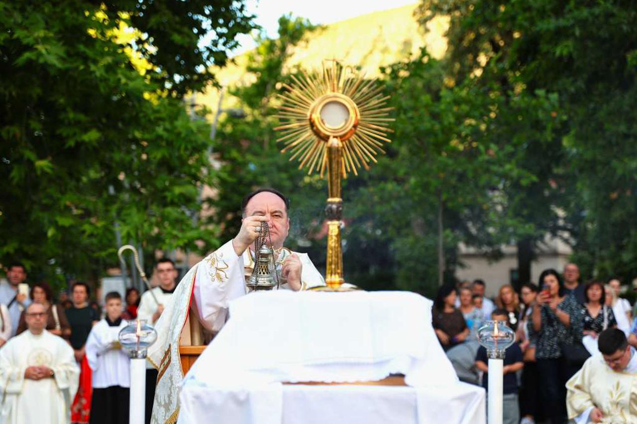 Tjelovo - procesija u Mostaru