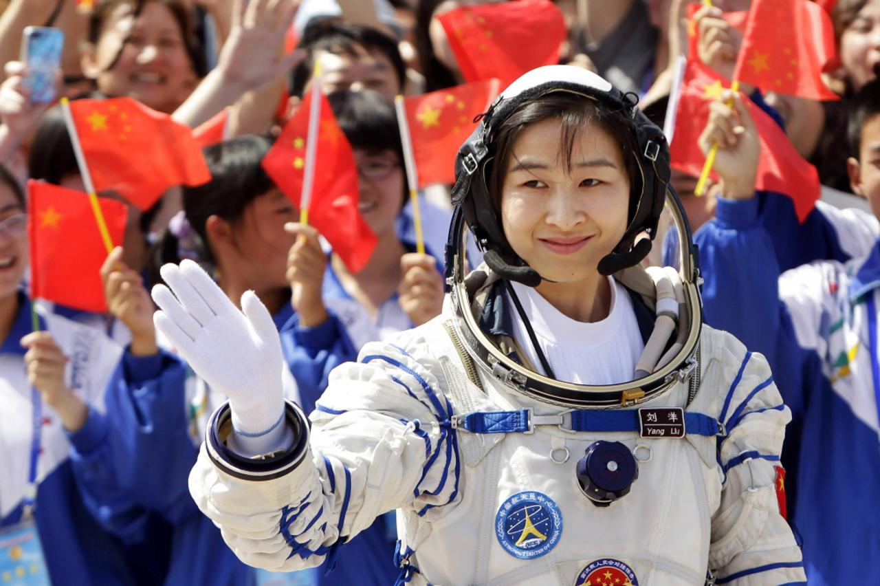kineska astronautkinja,liu yang (1)