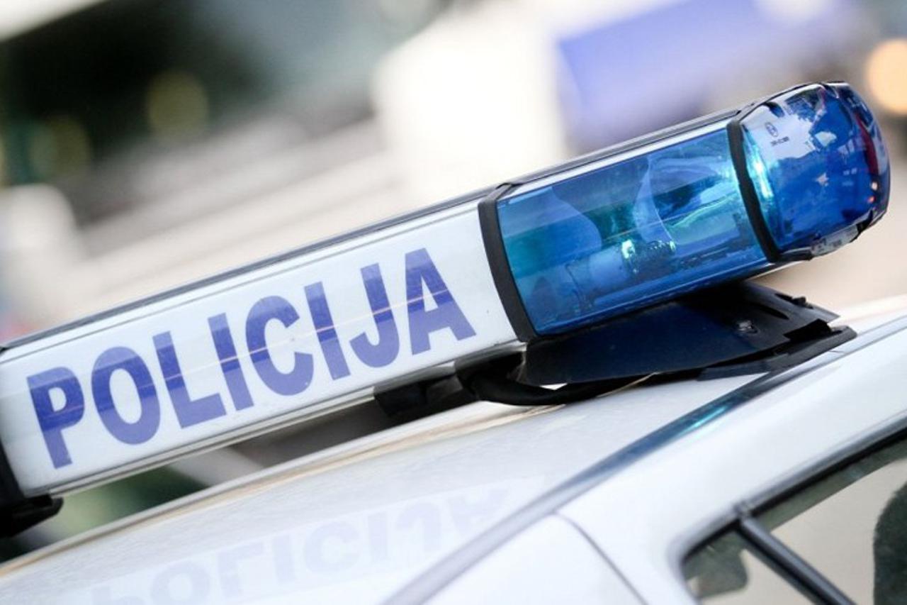 policija