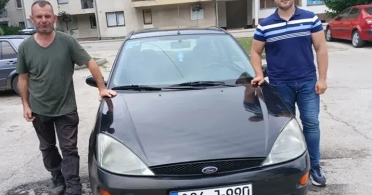 Priča iz BiH: Vatra mu “progutala” Polo, susjed ga obradovao novim automobilom Priča iz BiH: Vatra mu “progutala” Polo, susjed ga obradovao novim automobilom