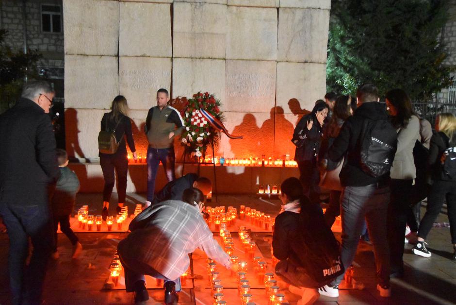 Grude uz Vukovar i Herceg Bosnu