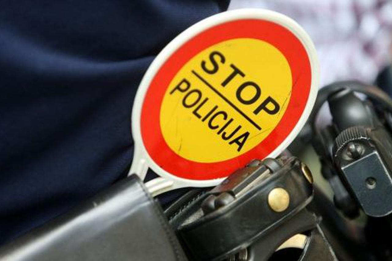 policija