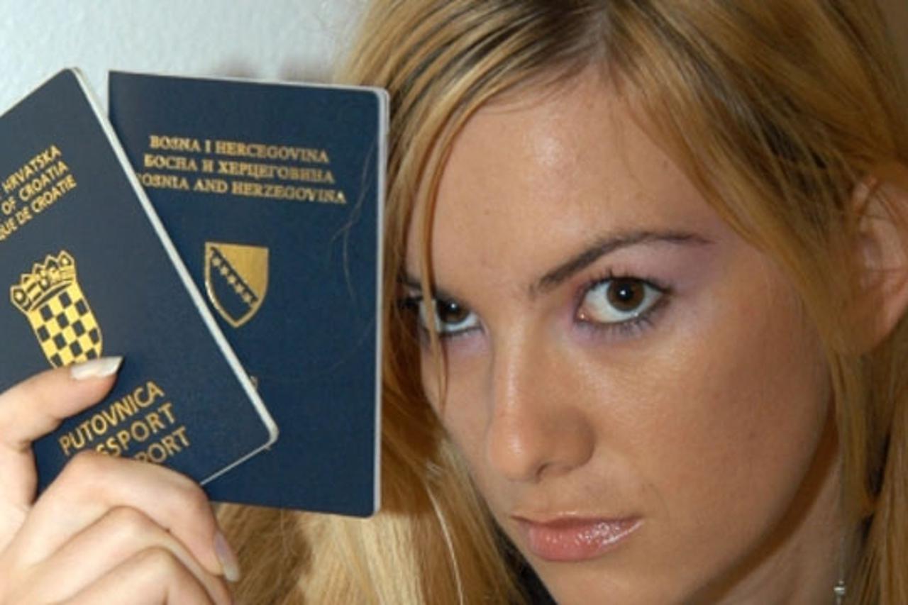 djevojka_putovnica