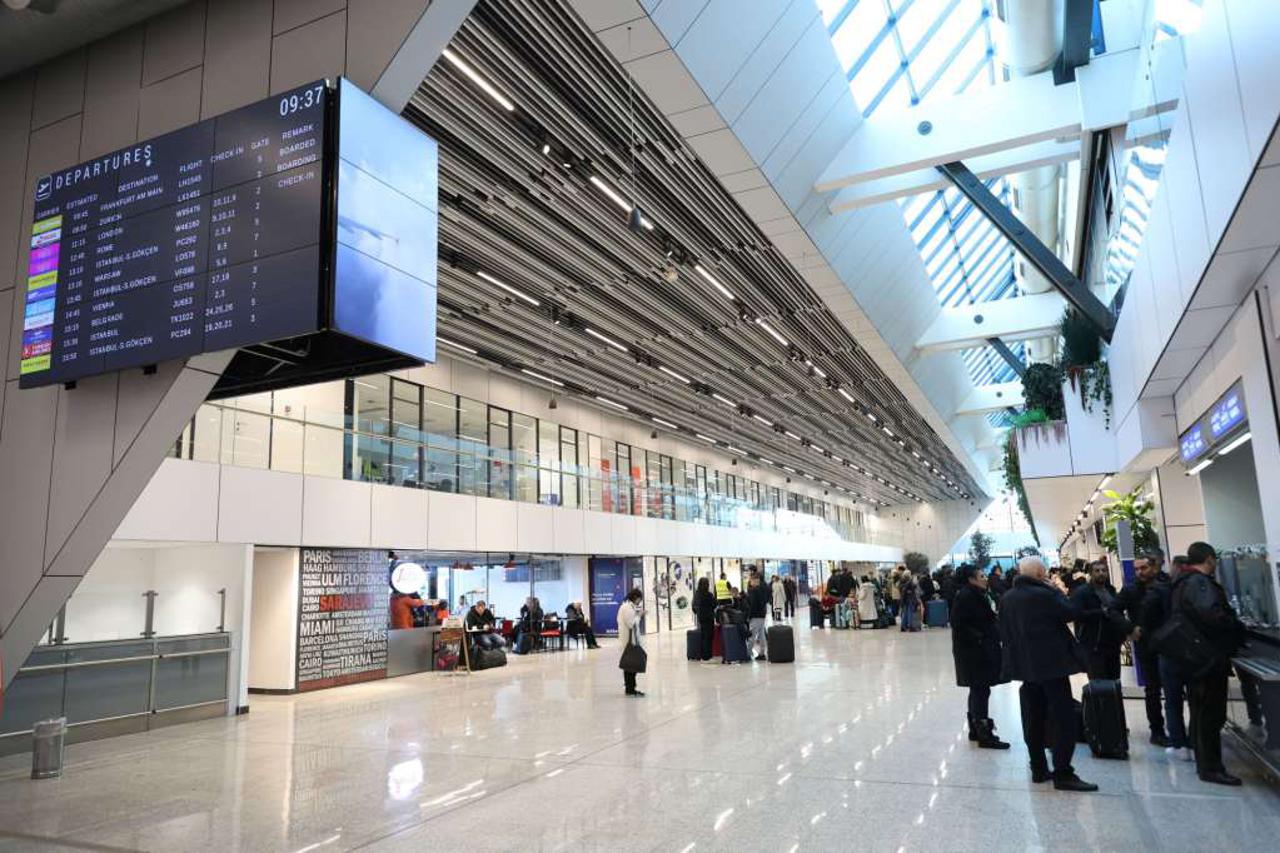 putovanje, zračna luka u Sarajevu