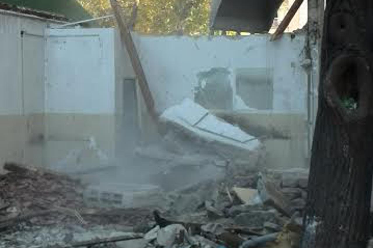 rušenje bespravnih objekata 