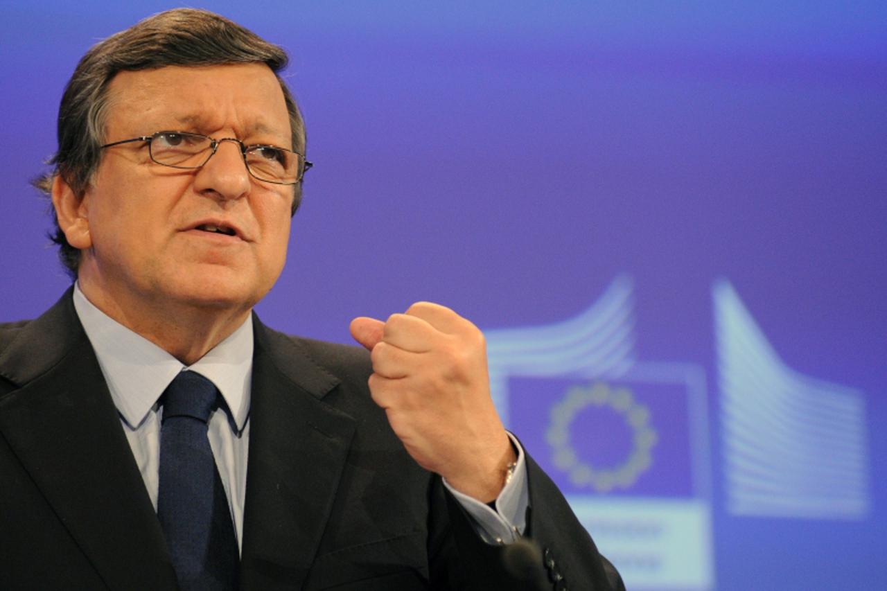 'European Commission President Jose Manuel Barroso gives a joint press conference after meeting with the college at the EU headquarters in Brussels on April 25, 2012. AFP PHOTO/JOHN THYS'