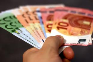 Ministarstvo će isplatiti 200, odnosno 400 eura. Evo tko ima pravo na novčanu pomoć